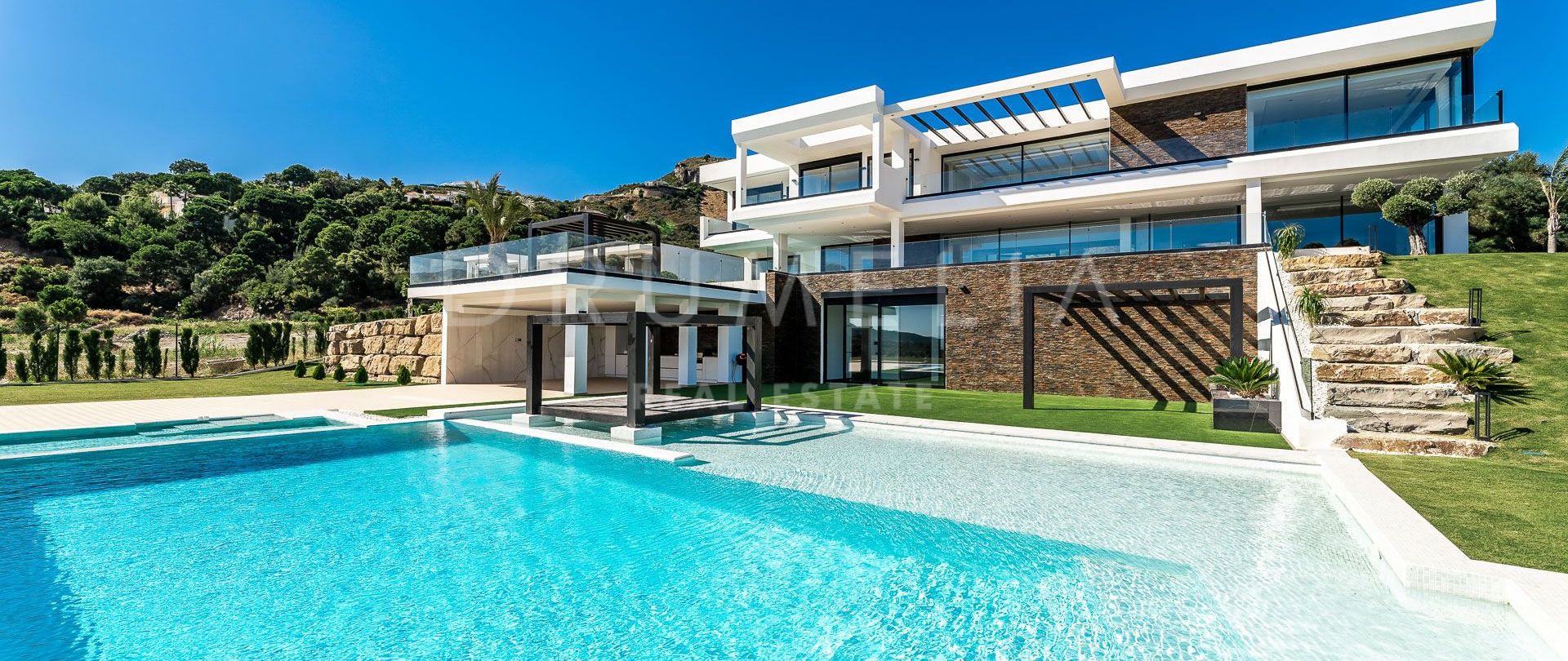 Hervorragende neue Front Golf Moderne Luxus-Villa, Marbella Club Golf Resort, Benahavis
