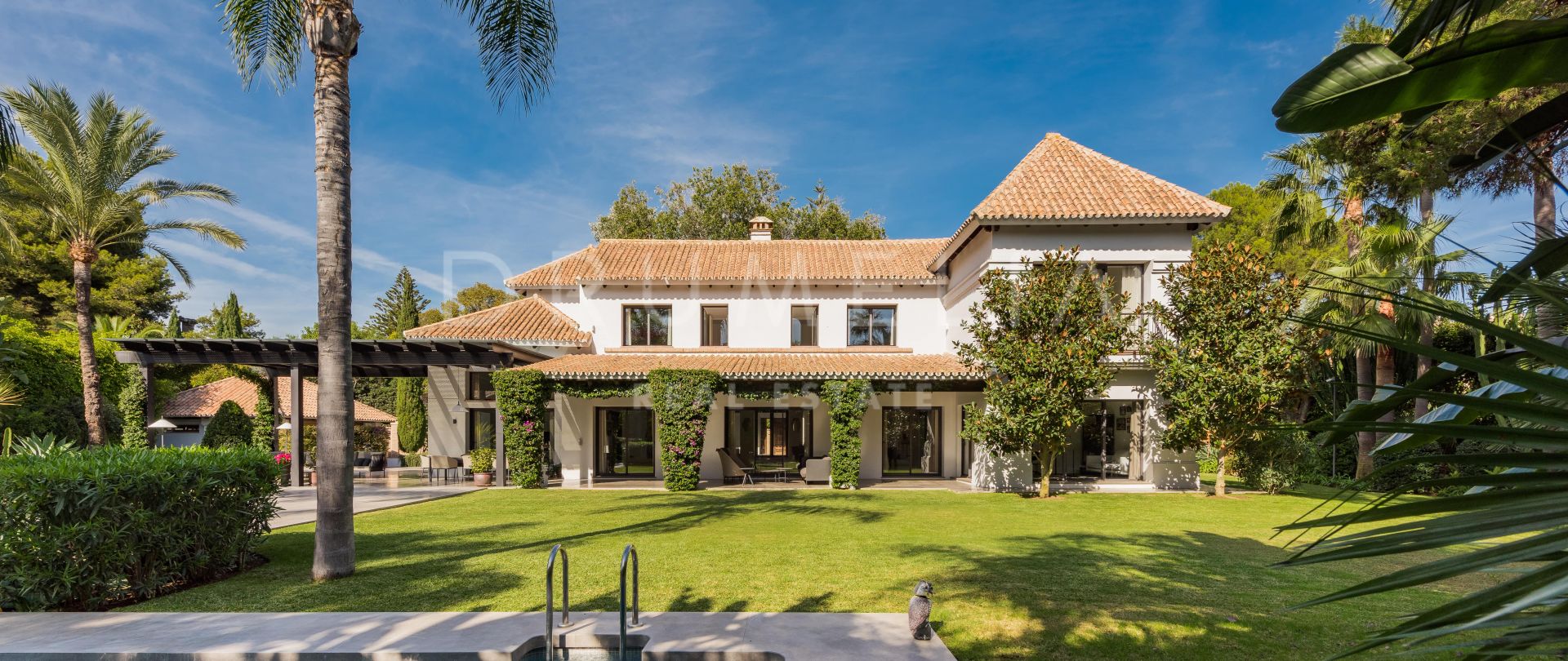 Merveilleuse villa méditerranéenne moderne, Las Mimosas, Puerto Banus, Marbella.