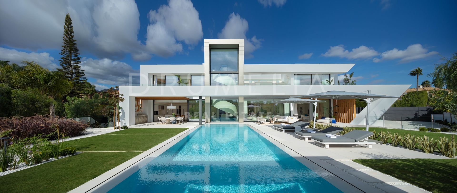Villa Shiro - Uitstekende nieuwe moderne villa aan het strand in Bahía de Marbella, Marbella Oost
