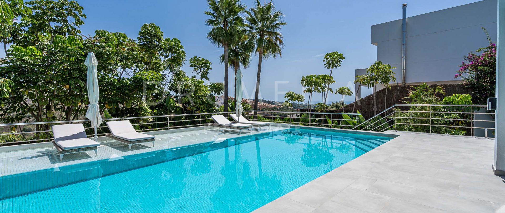Beeindruckende moderne Luxusvilla mit High-Tech-Ausstattung, Elviria, Marbella Ost