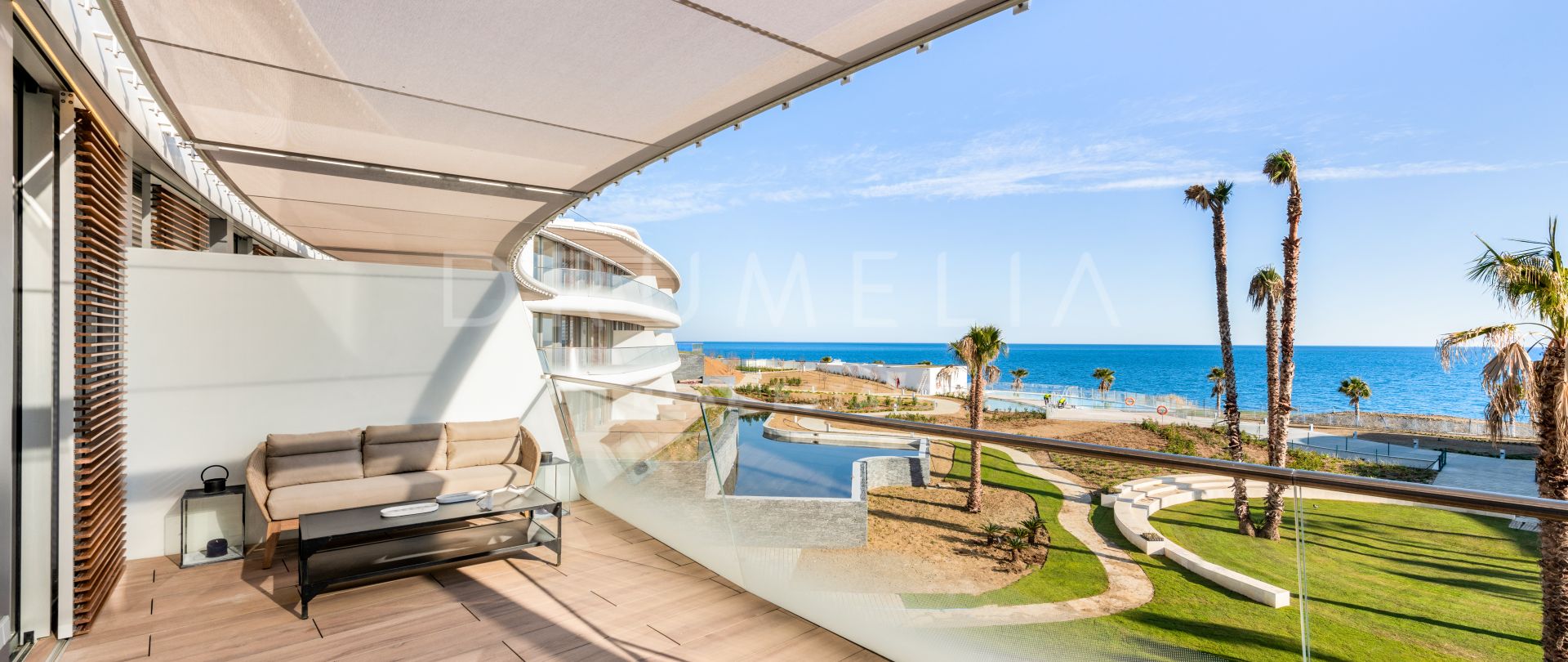 Erstaunliches neues Penthouse in einzigartiger, luxuriöser Entwicklung am Strand, Estepona
