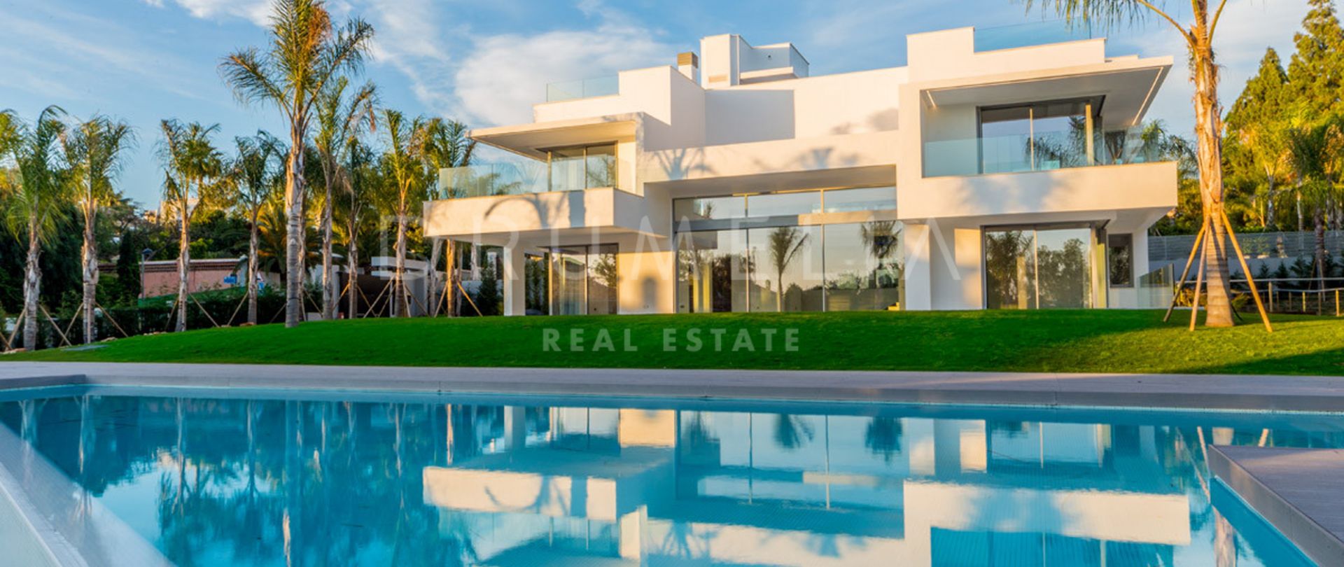 Gloednieuwe Spectaculaire Designer Villa in Guadalmina Baja, San Pedro
