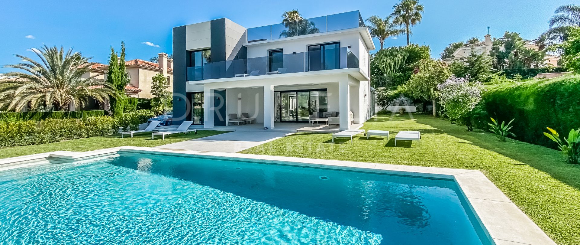 Fantastisch gerenoveerde moderne villa, Parcelas del Golf, Nueva Andalucía, Marbella