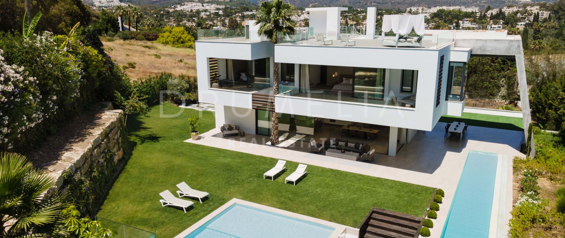 Alminar 5 - Prachtige nieuwe eigentijdse villa met uitzicht op La Concha in Nueva Andalucía