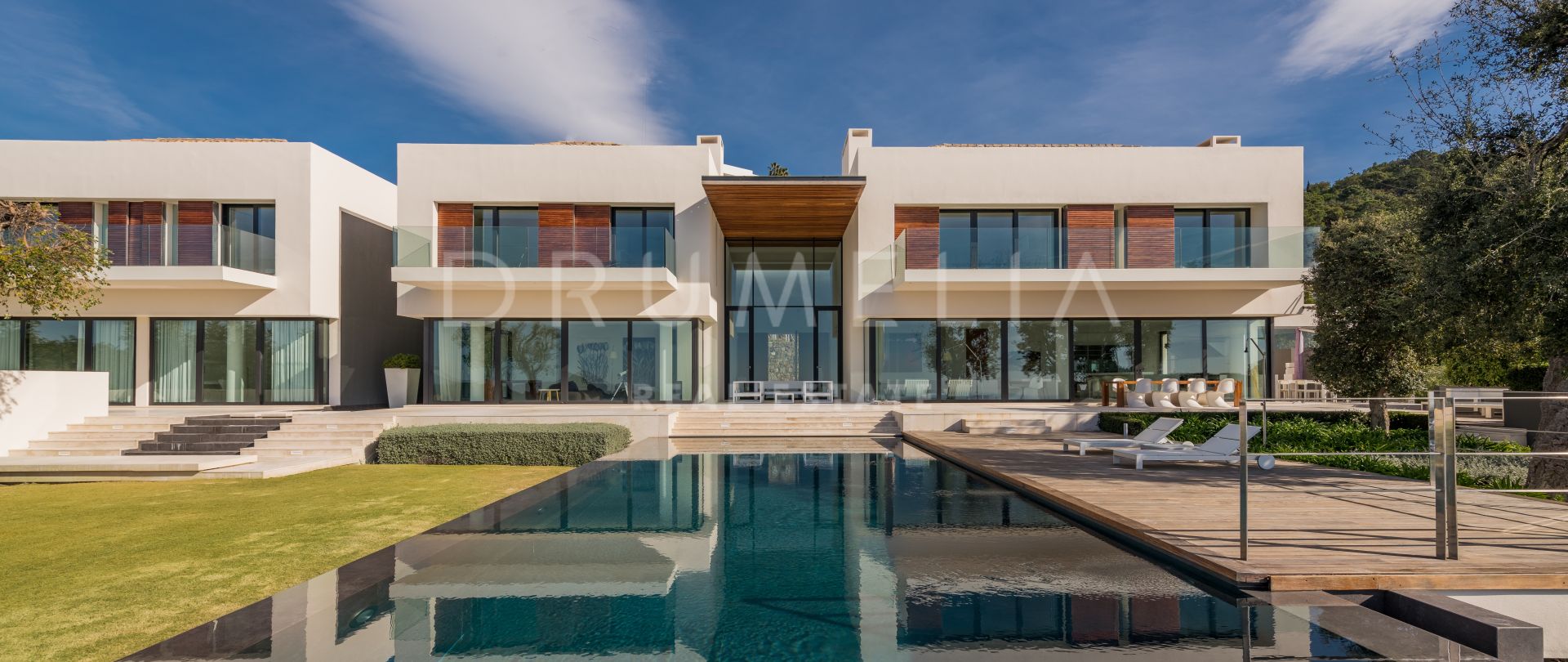 Schicke Luxus-Villa im zeitgenössischen Stil mit Panoramablick in Zagaleta, Benahavis