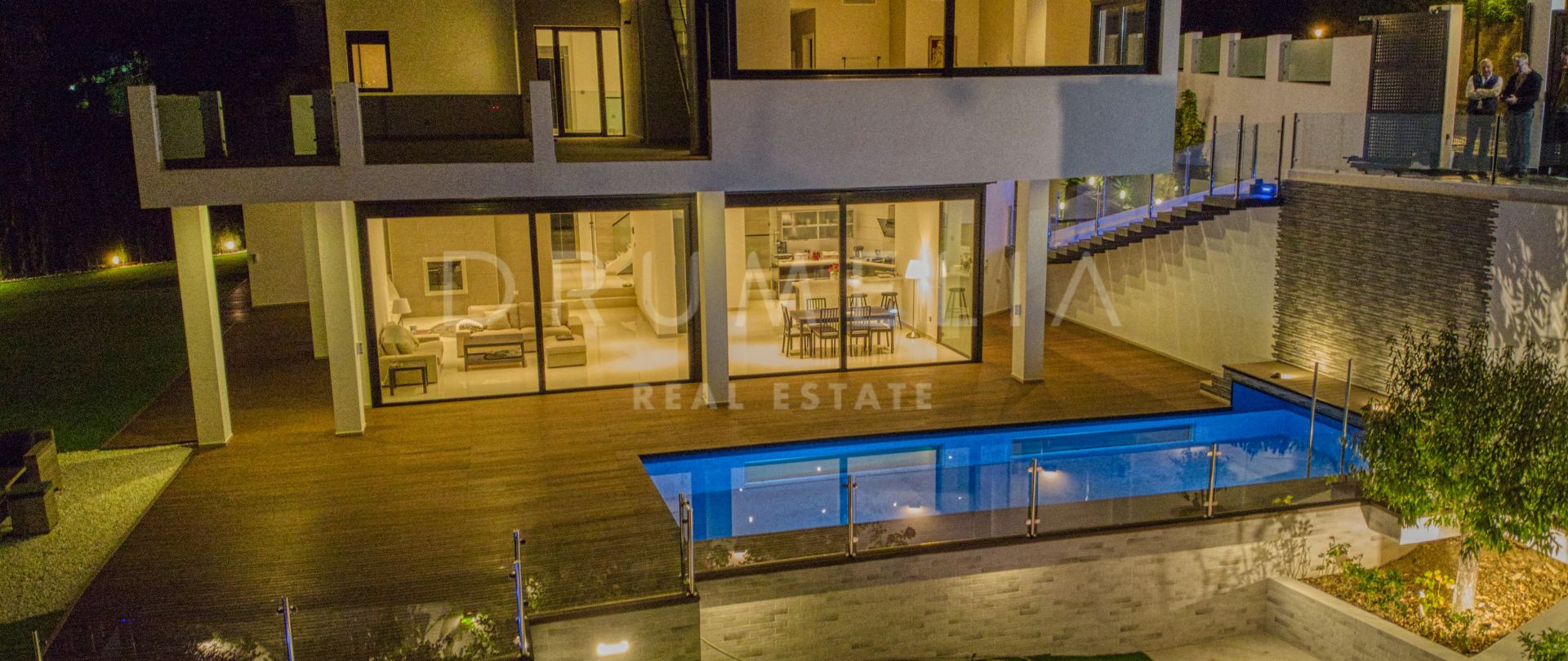 Hervorragende Frontline Golf Moderne Luxus-Villa, El Rosario, Marbella Ost