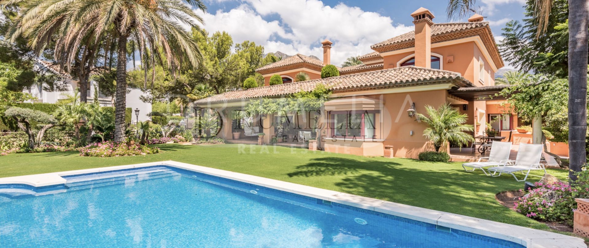 Delightful classy, Mediterranean-style luxury villa in Altos Reales, Golden Mile of Marbella