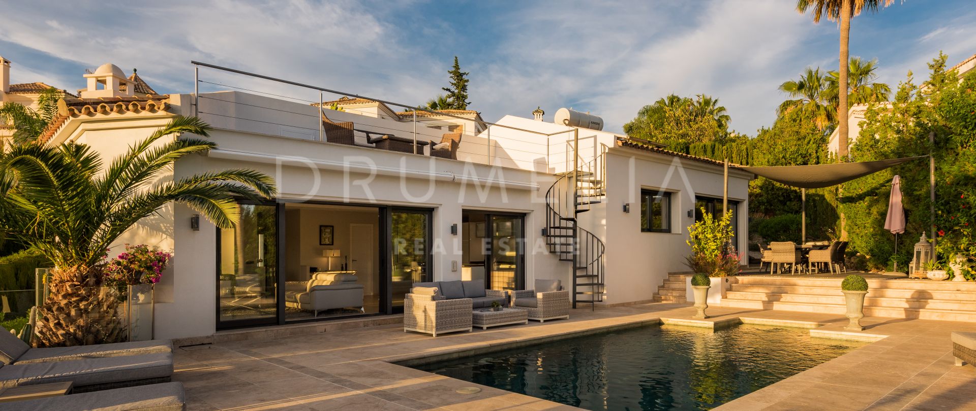 Wunderschöne renovierte Luxusvilla mit Golf- und Bergblick in Nueva Andalucia, Marbella