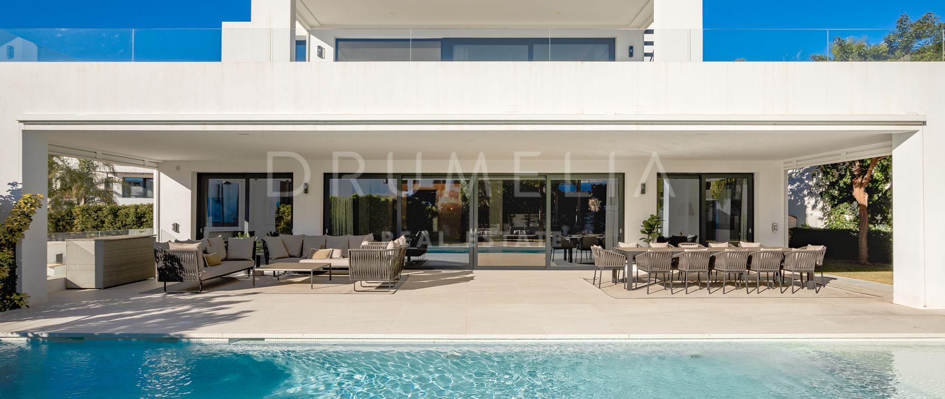 Spectacular contemporary- style luxury villa for sale in Los Olivos in Golf Valley, Marbella