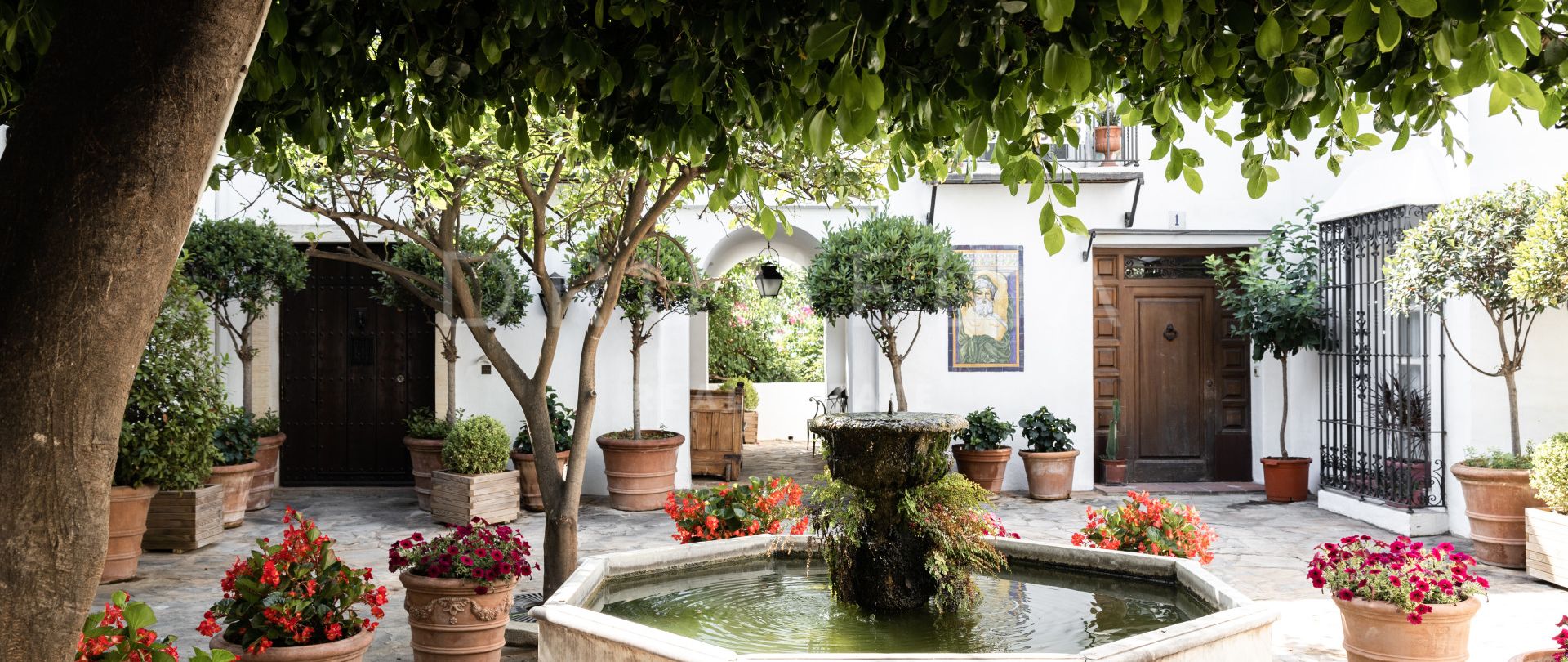Charmantes 4-stöckiges Stadthaus mit starker Persönlichkeit in der fantastischen La Virginia, Goldene Meile von Marbella