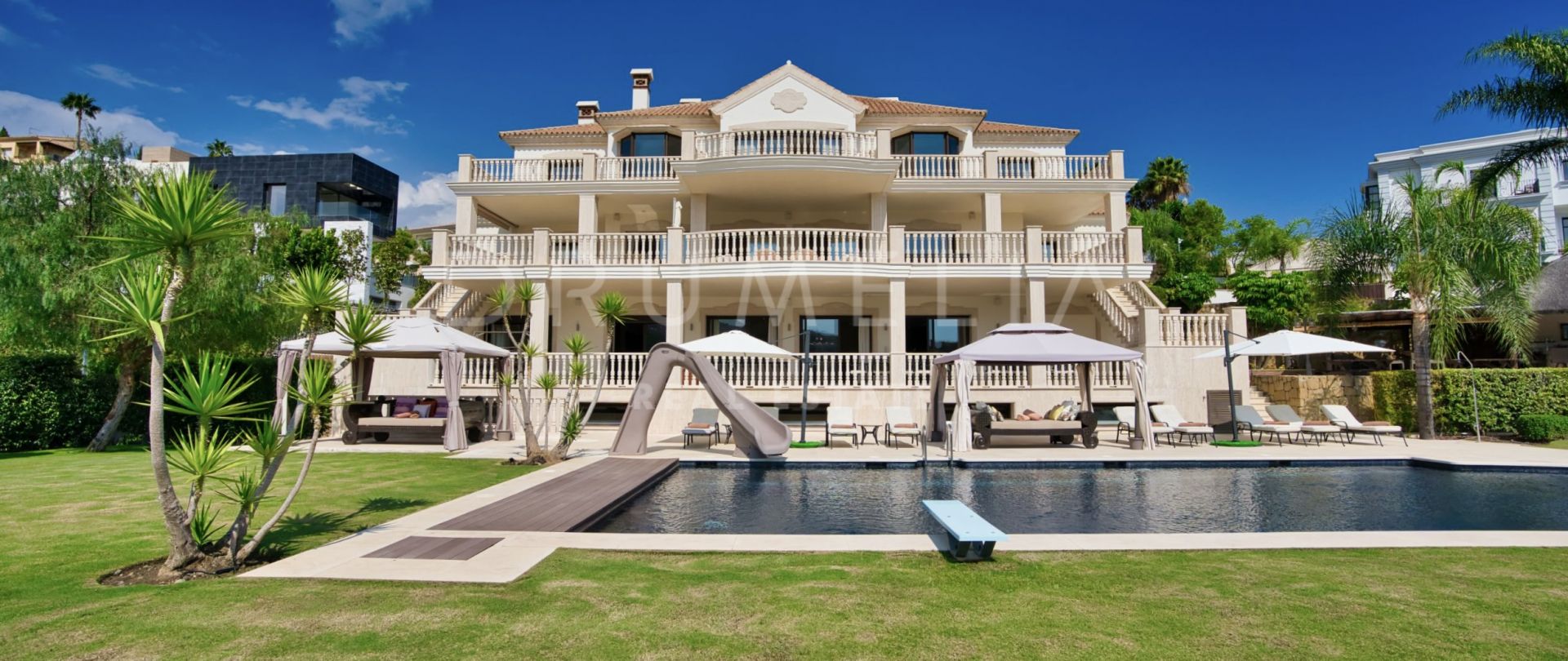 Breath-taking family grand villa with panoramic views and 2 pools in  beautiful La Alqueria, Benahavís