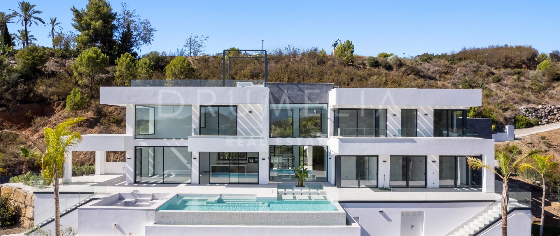 Prachtige nieuwe moderne luxe villa met open panoramisch uitzicht in Monte Mayor, Benahavís