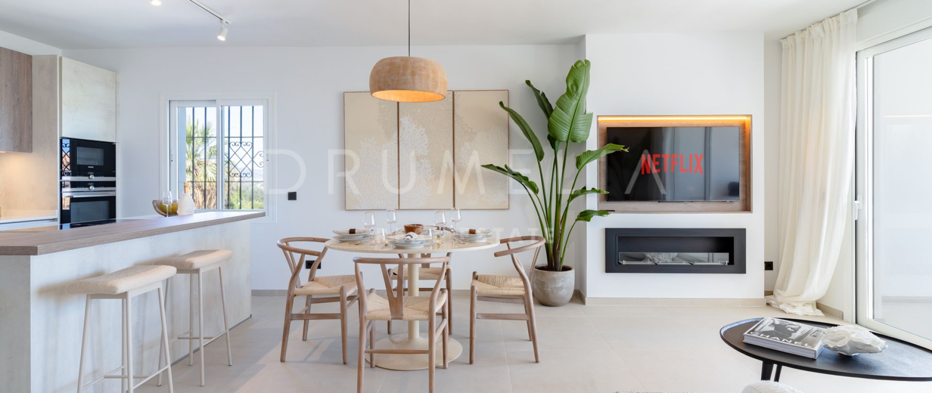 Schitterend modern gerenoveerd appartement met zeezicht in Nueva Andalucia, Marbella