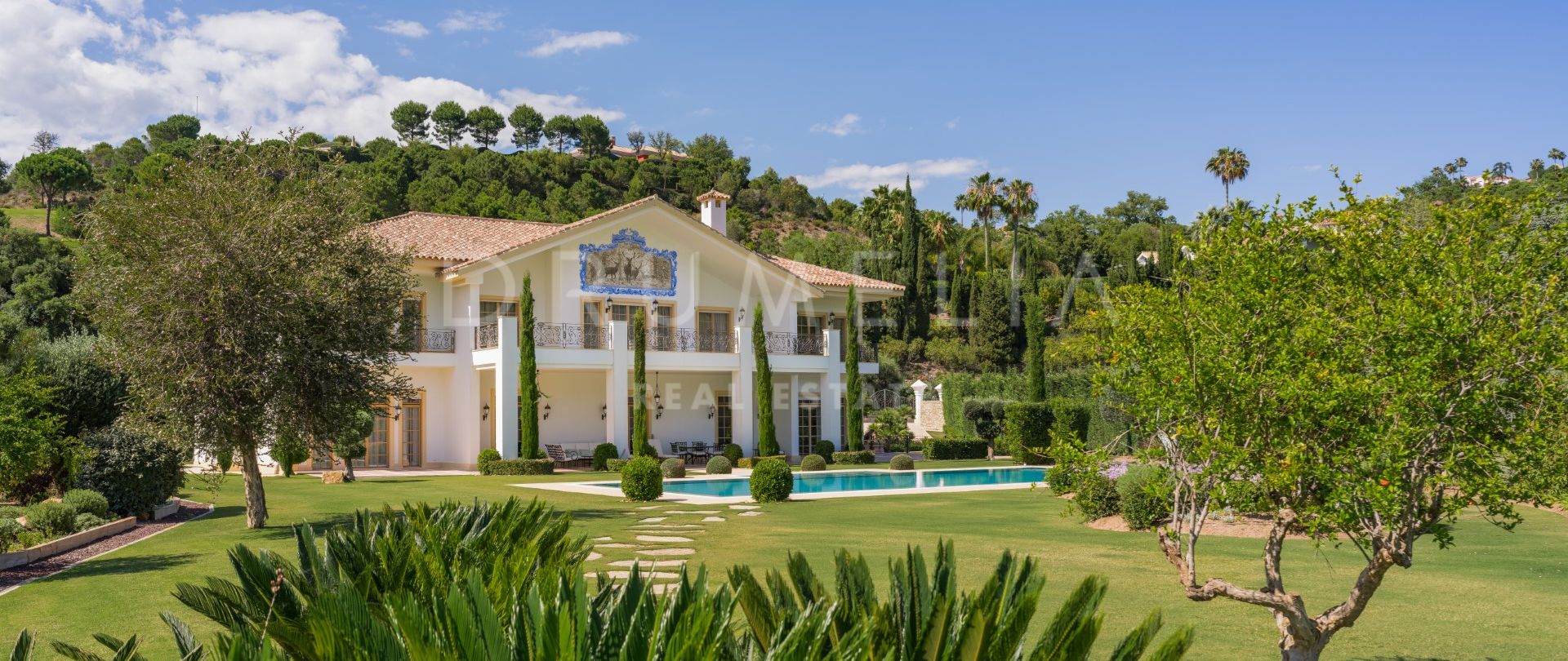 Magnifique manoir de style méditerranéen pour une vie luxueuse dans le quartier haut de gamme de La Zagaleta, Benahavis.