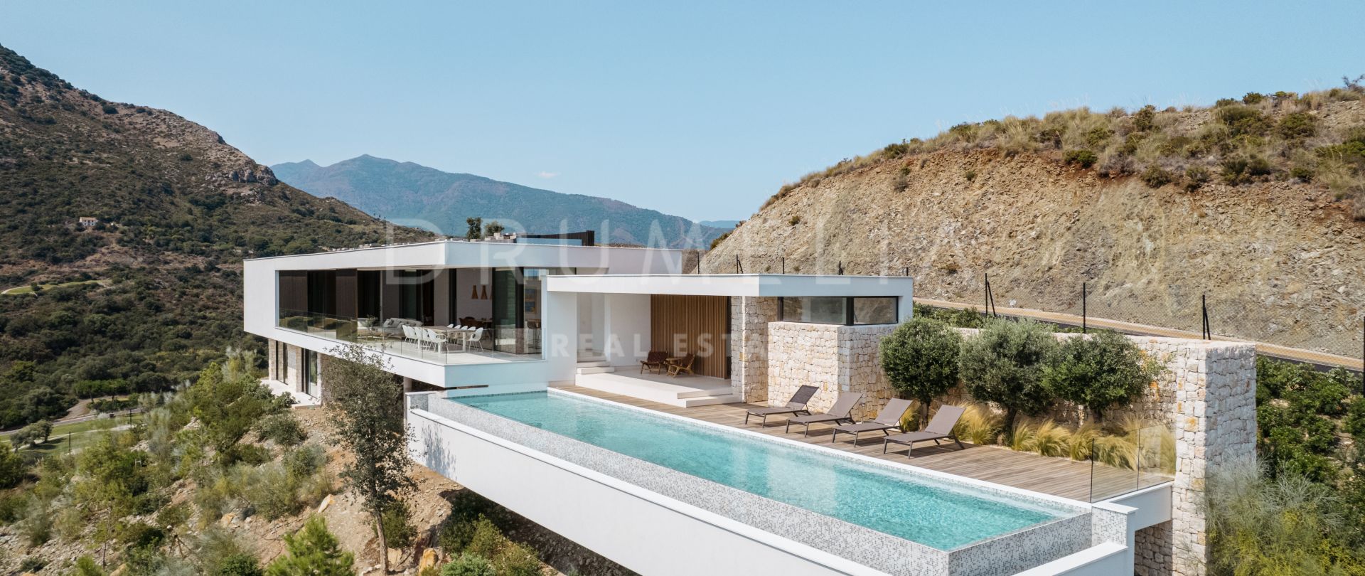 Prachtige moderne luxe villa met panoramisch uitzicht in het luxe Marbella Club Golf Resort, Benahavis