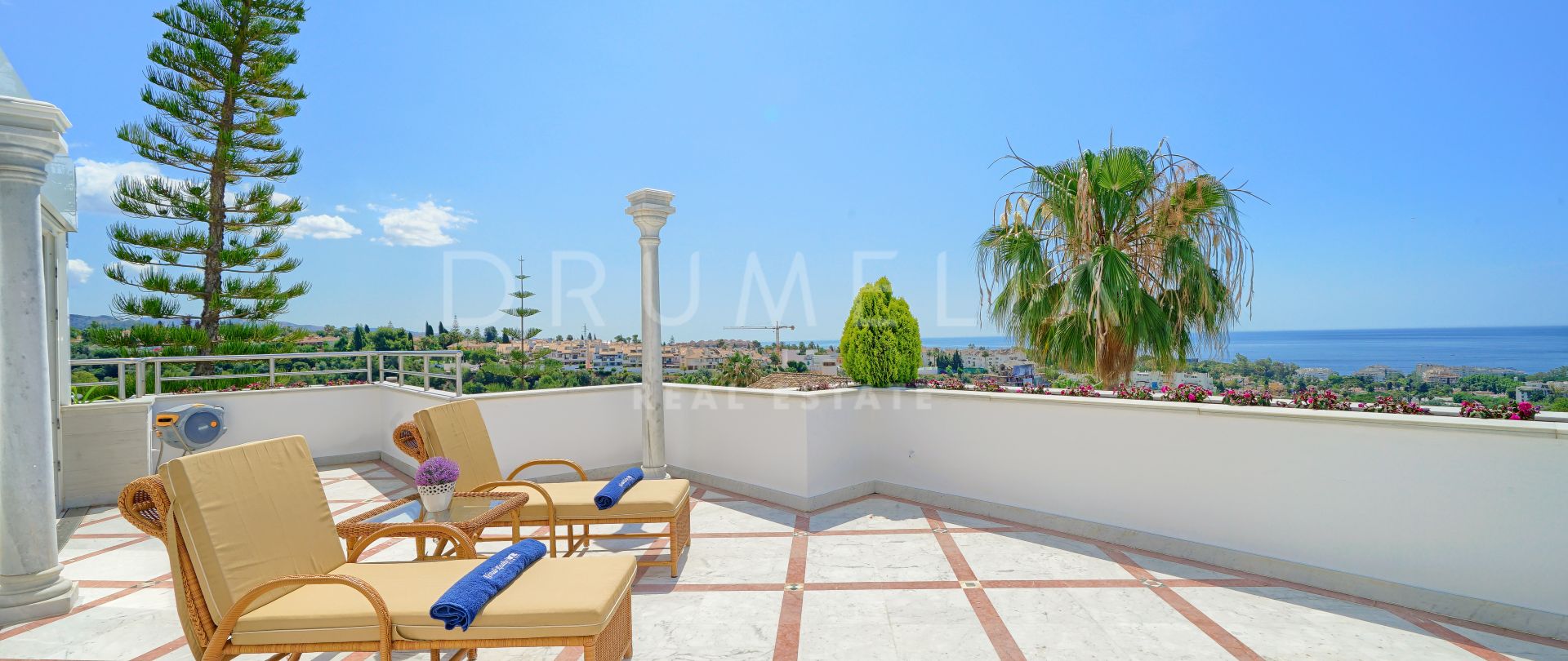 Prächtiges Luxus-Penthouse-Duplex mit Panoramablick in Monte Paraiso, Marbellas Goldener Meile
