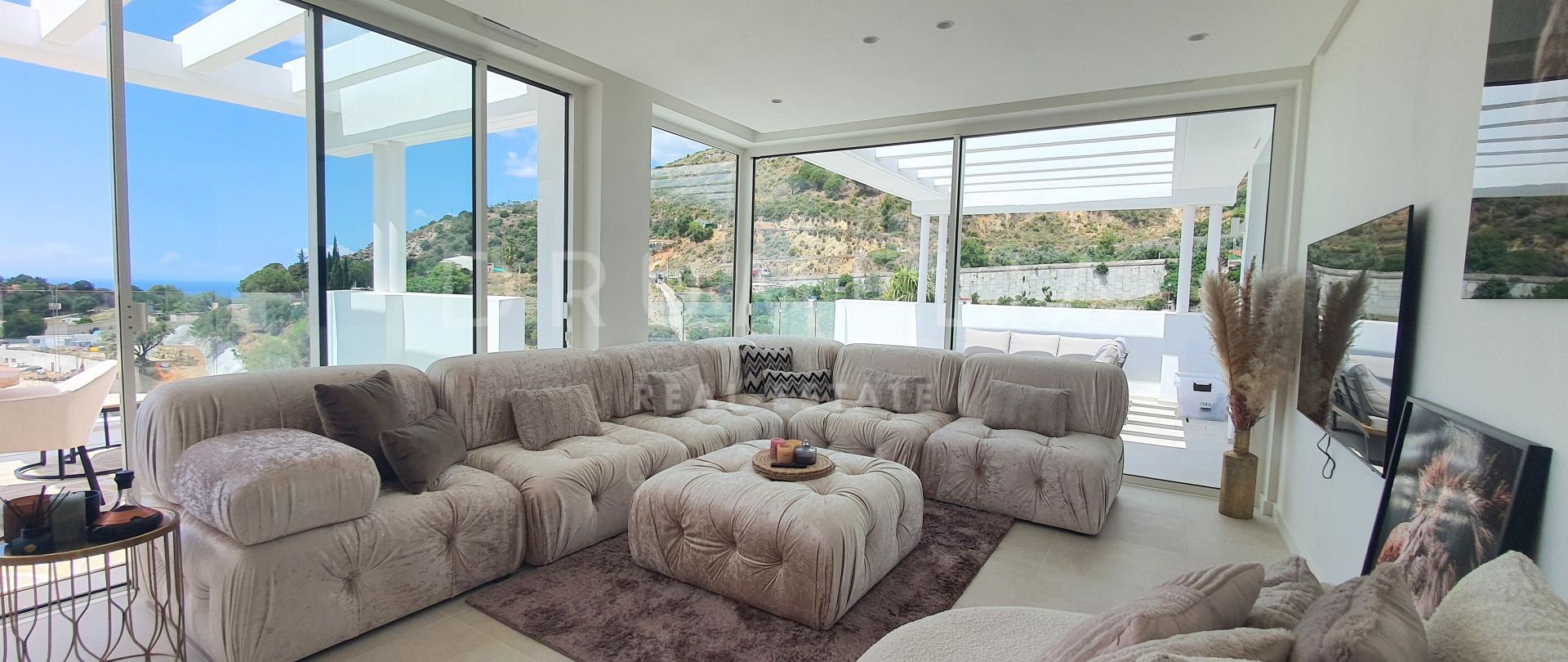 Neues modernes Luxus-Penthouse in Palo Alto mit atemberaubendem Meer- und Bergblick, Ojen