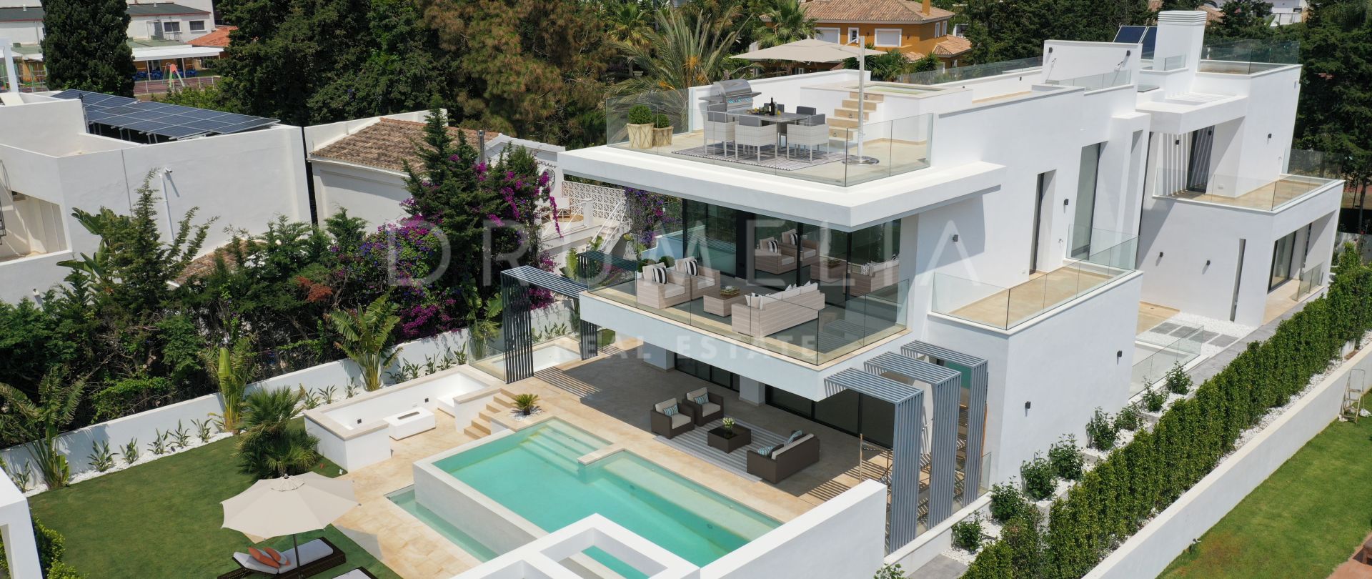 New sophisticated modern luxury villa in high-end Guadalmina Baja, San Pedro de Alcantara