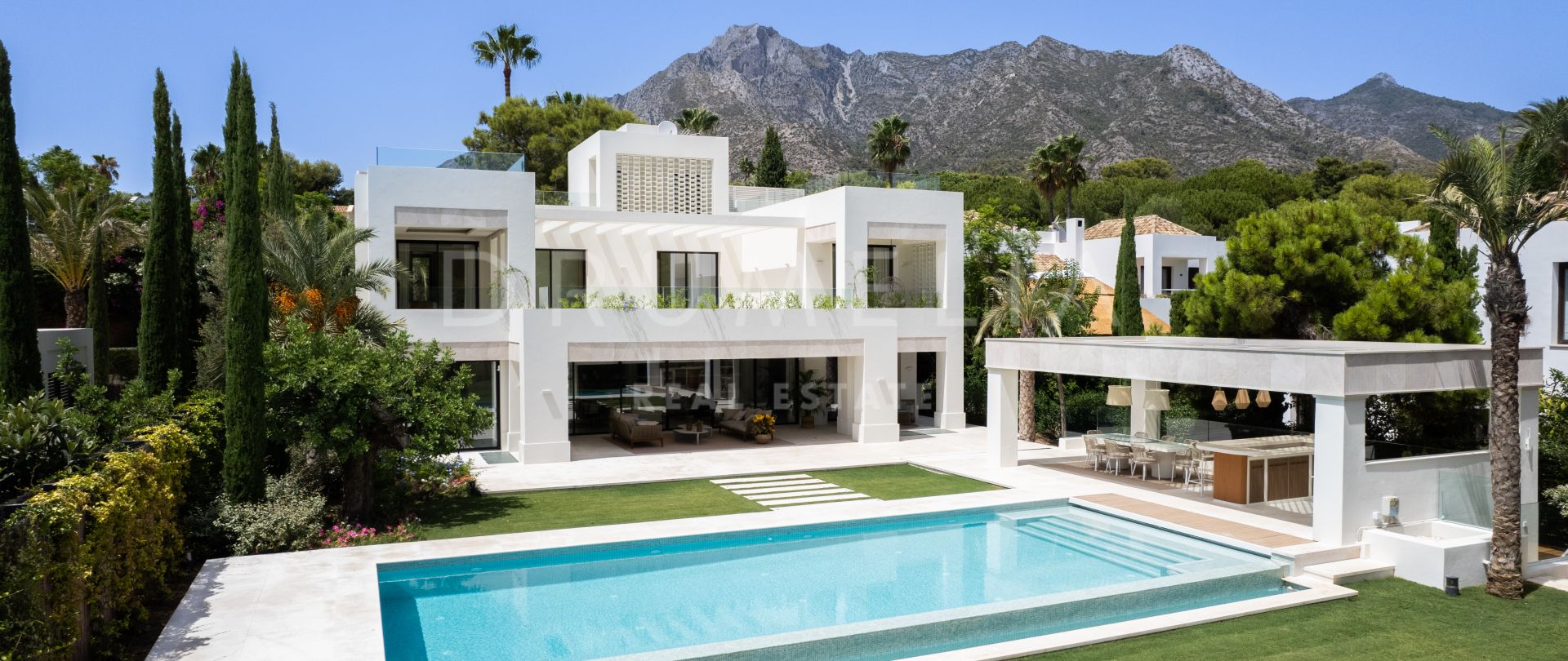 Gloednieuwe verfijnde moderne luxe grand-villa met zeezicht, Altos Reales, Marbella Golden Mile