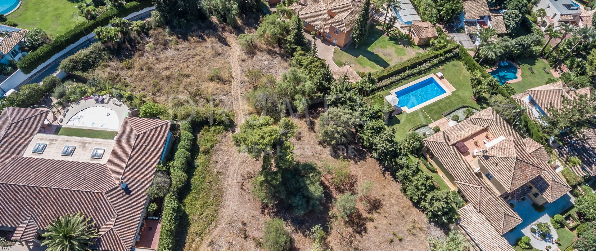Ausgezeichnetes großes Grundstück in Rocio de Nagüeles, Marbella Golden Mile