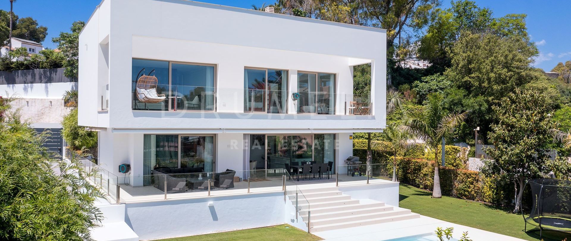 Belle et sophistiquée villa moderne haut de gamme dans le quartier exclusif de Casasola, Estepona