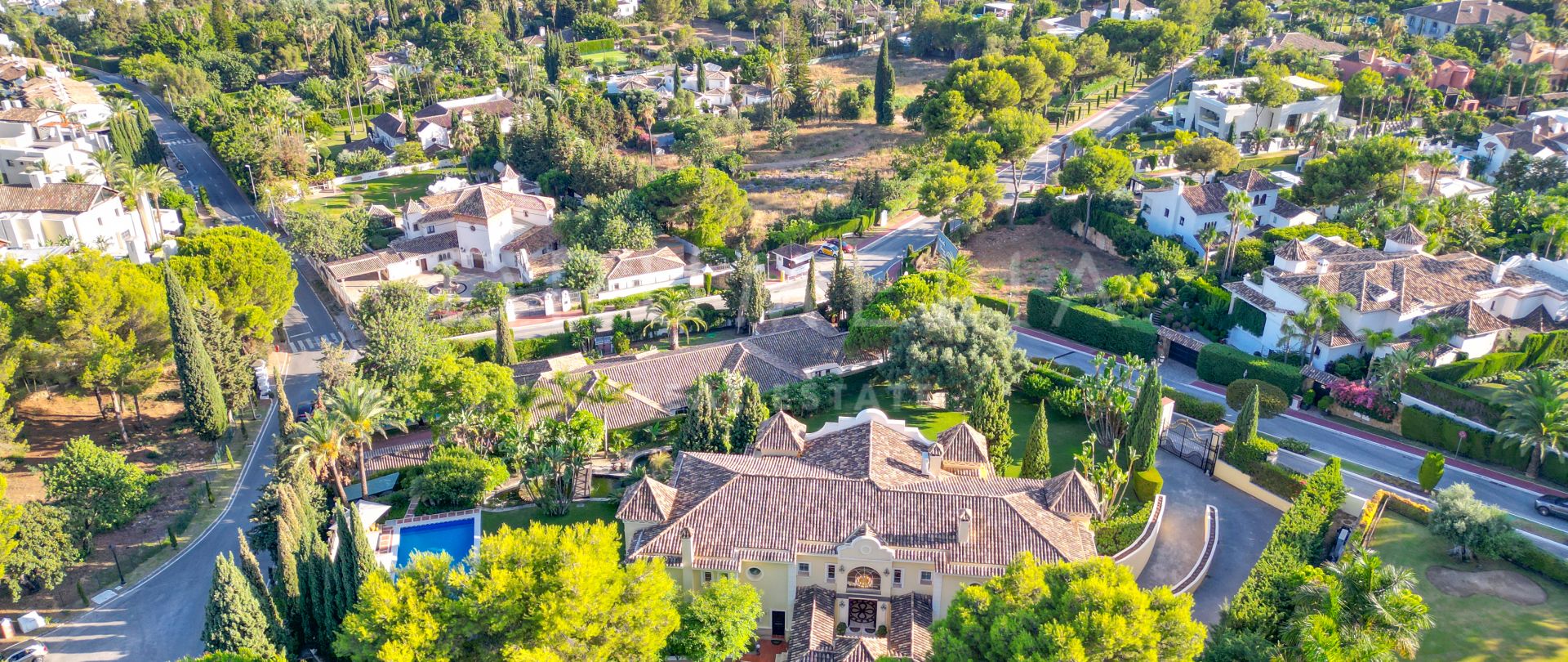 Luxury Mediterranean-style villa with sea views in high-end Sierra Blanca, Marbella Golden Mile