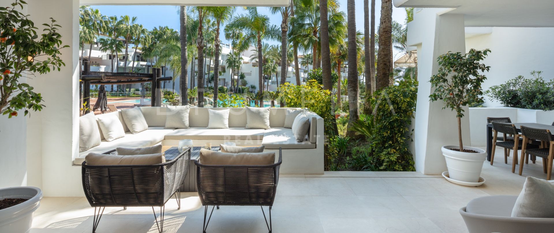 Uitstekend luxe appartement op een steenworp afstand van gouden stranden in Puente Romano, Marbella's Golden Mile