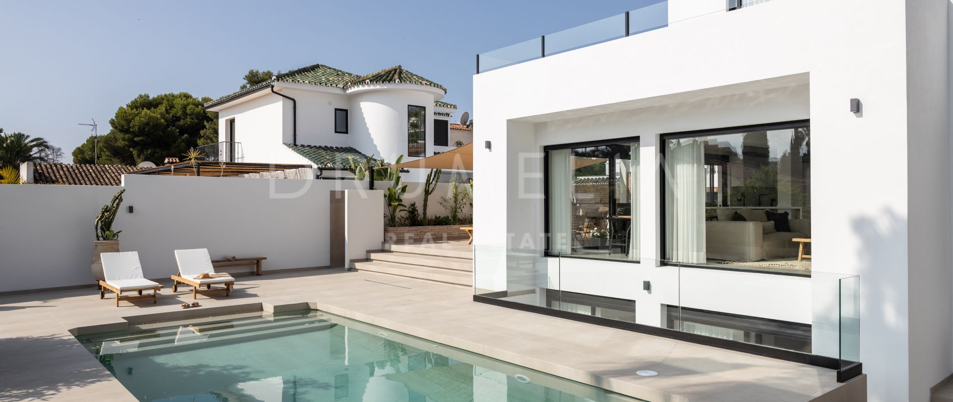 Stylish, fully refurbished modern luxury villa in Nueva Andalucía, walking distance to Puerto Banus