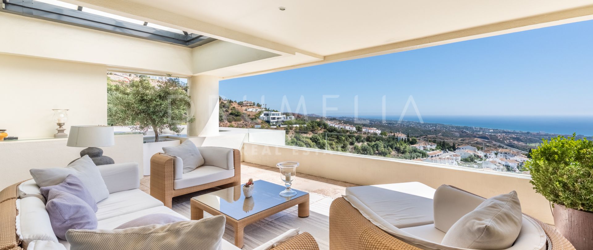 Luksusleilighet i to etasjer med panoramautsikt over havet i Los Monteros Hill Club, Marbella Øst