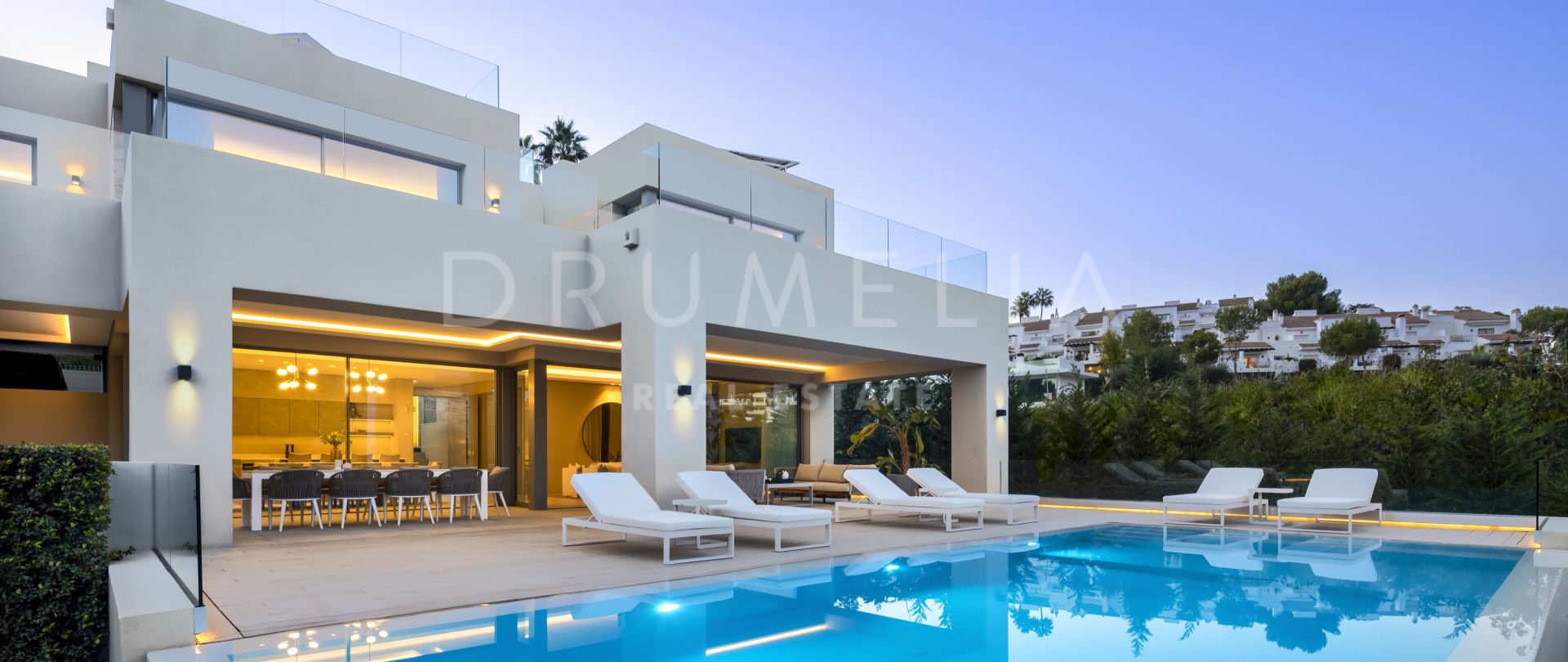 Villa Miranda: modern high-end house with luxurious amenities and La Concha views in Nueva Andalucia
