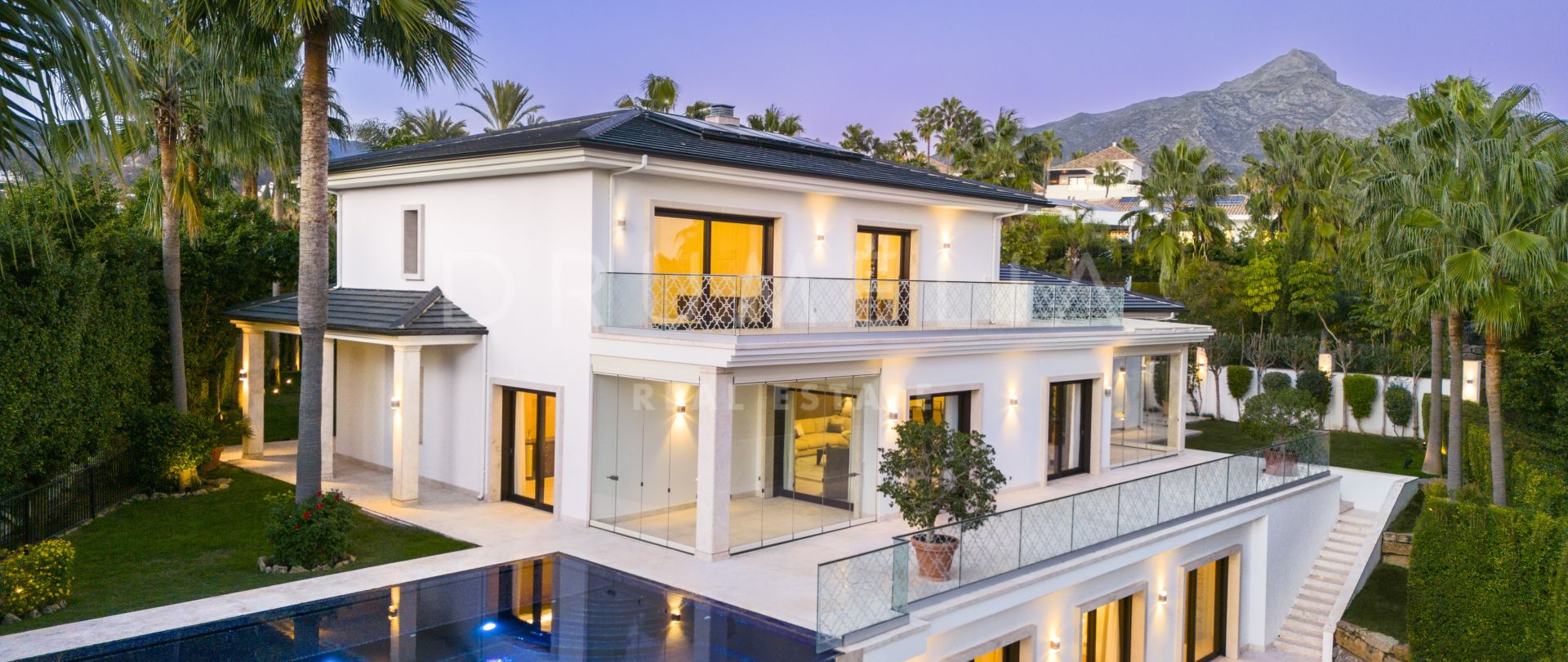 Elegant frontline golf modern luxury villa with panoramic views in Nueva Andalucia, Marbella