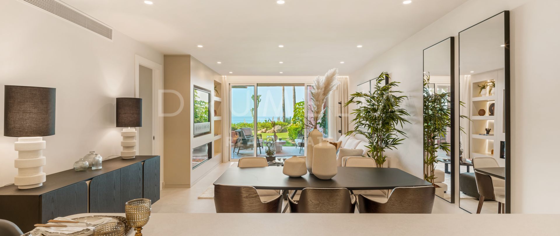 Renovierte, moderne Luxus-Wohnung auf Gartenebene in elitärer Strandlage Cabo Bermejo, Estepona.