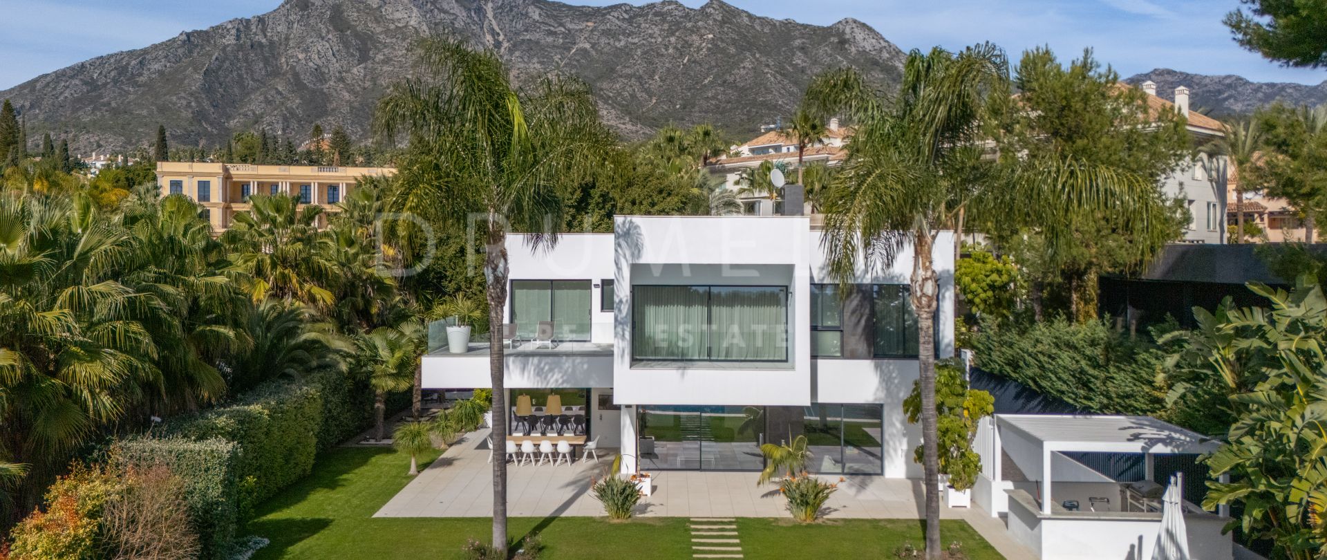 Moderne eigentijdse villa te koop in Nagüeles, Marbella Golden Mile