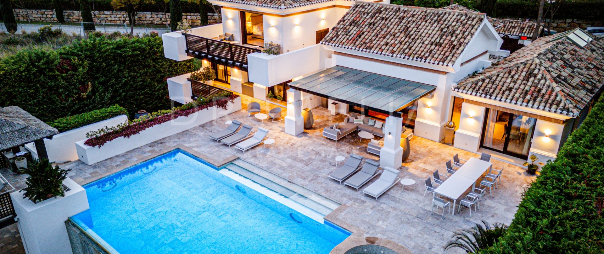 Villa de luxe avec vue imprenable et commodités à Los Flamingos, Benahavis
