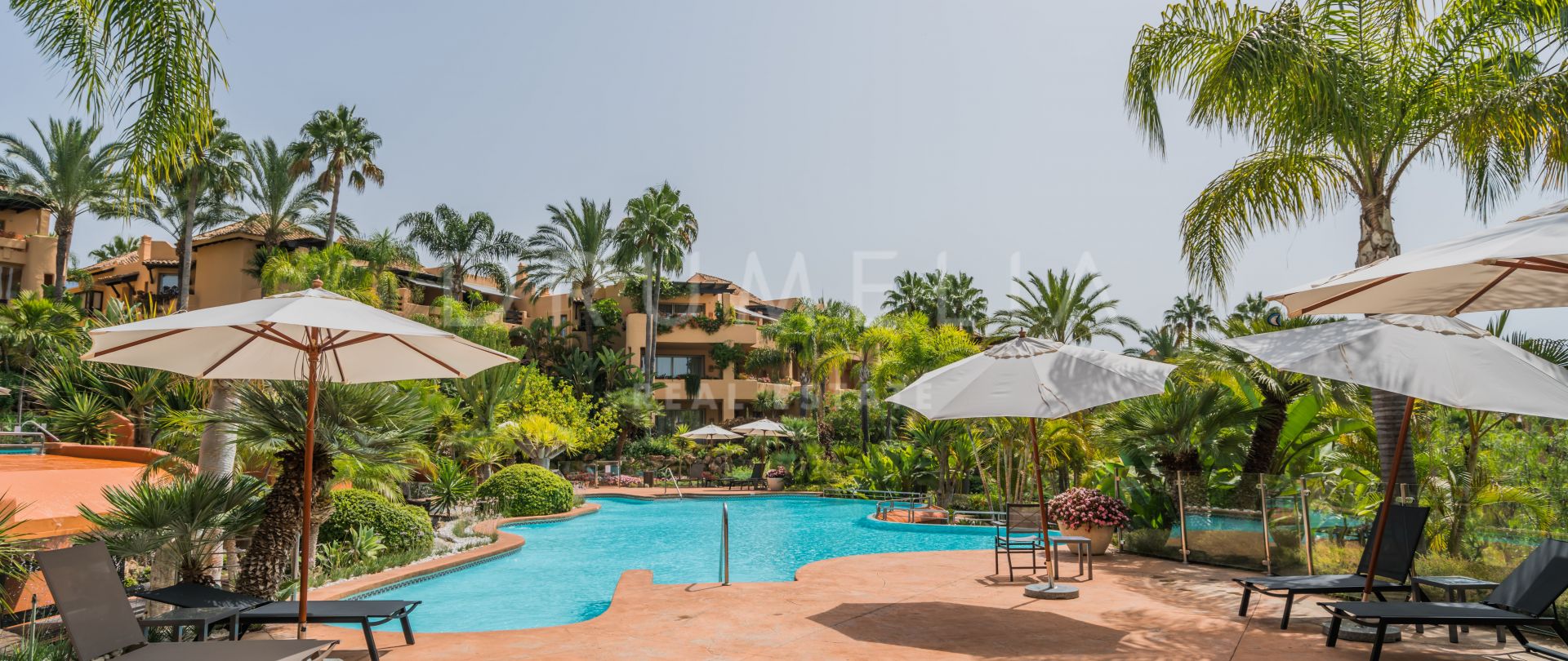 Impresionante Apartamento Planta Baja en Mansion Club, Milla de Oro de Marbella