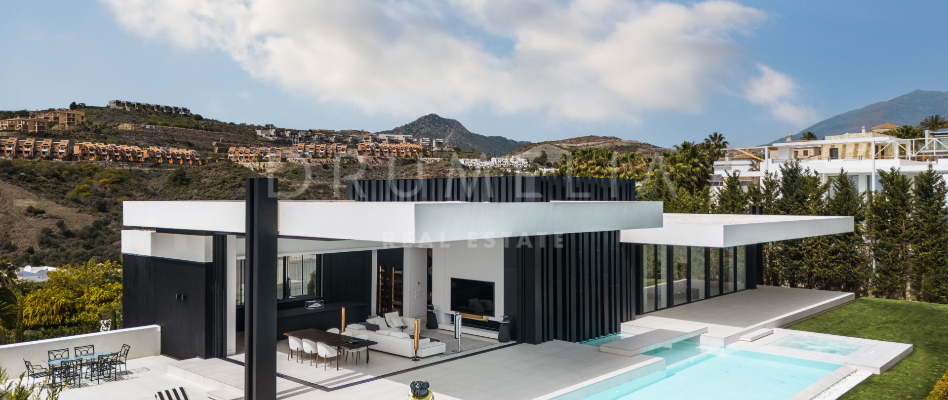 Villa Nebbia - Prachtige luxe moderne villa met panoramisch uitzicht in Reserva del Higuerón, Benalmadena