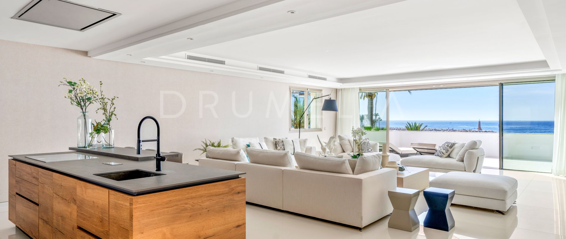 Appartement de 4 chambres en bord de mer avec vue spectaculaire sur la mer dans le Gray D'Albion, l'immeuble le plus convoité de Puerto Banus