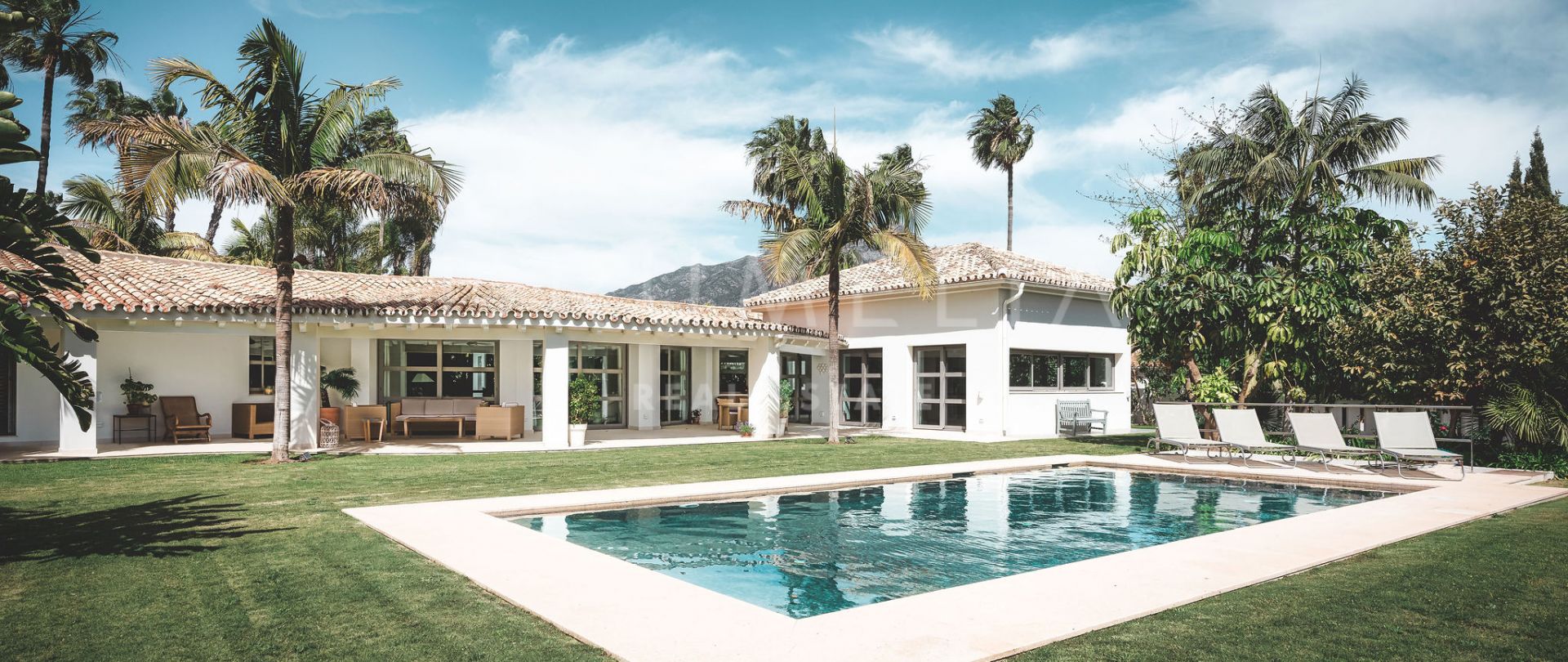 Belle villa dans le prestigieux quartier de La Cerquilla à Nueva Andalucia