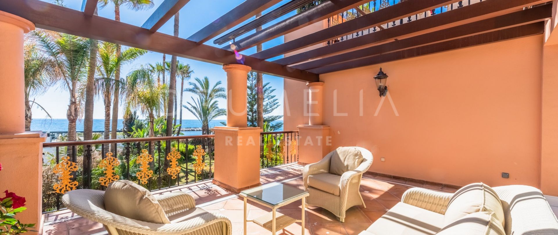 Prachtig appartement op de eerste verdieping in prestigieus complex aan het strand, Puerto Banús