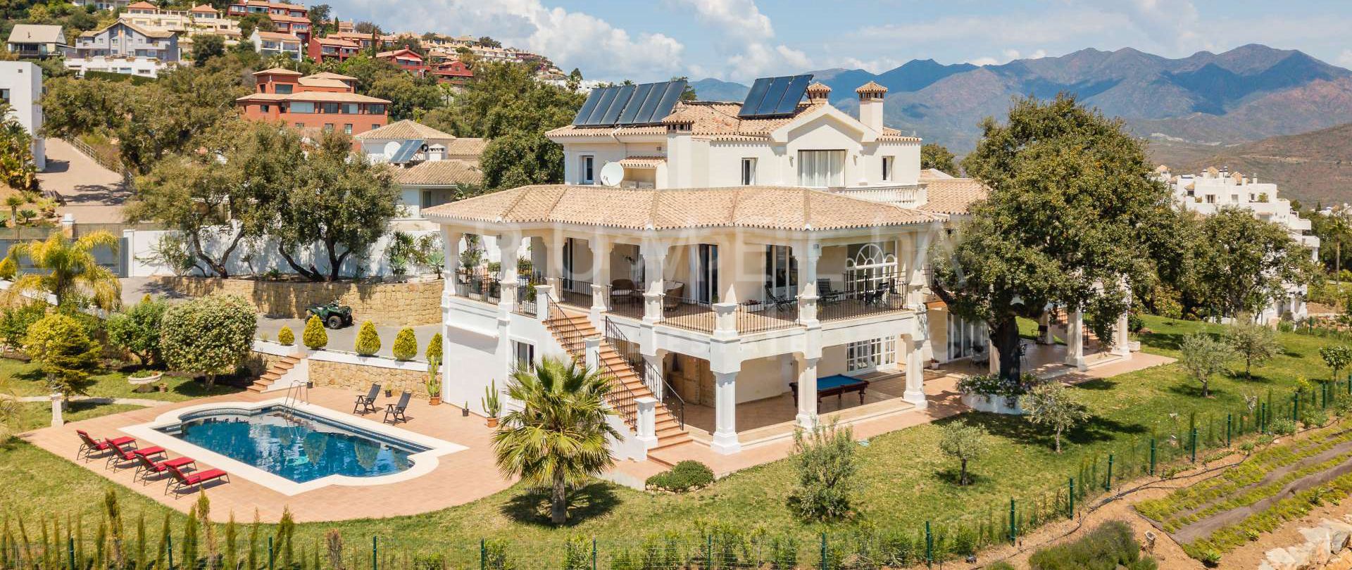 Luxueuze villa in La Mairena met panoramisch uitzicht