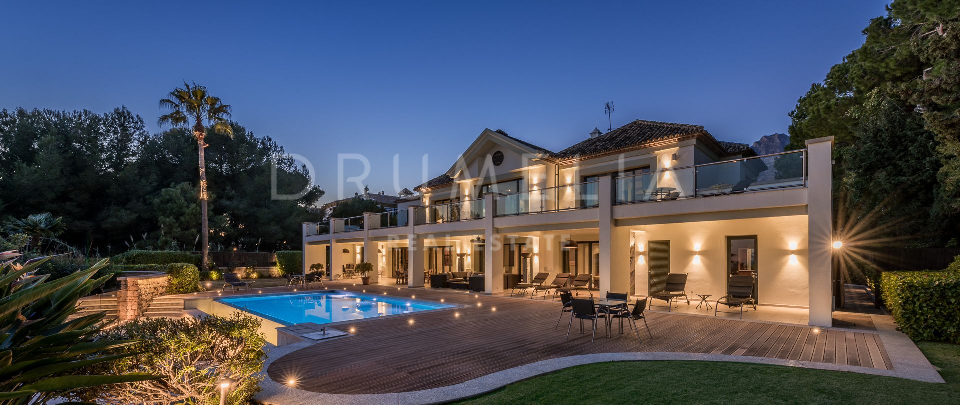 Exquisite Classical 7-Bedroom Villa with Breathtaking Sea Views in Marbella Golden Mile