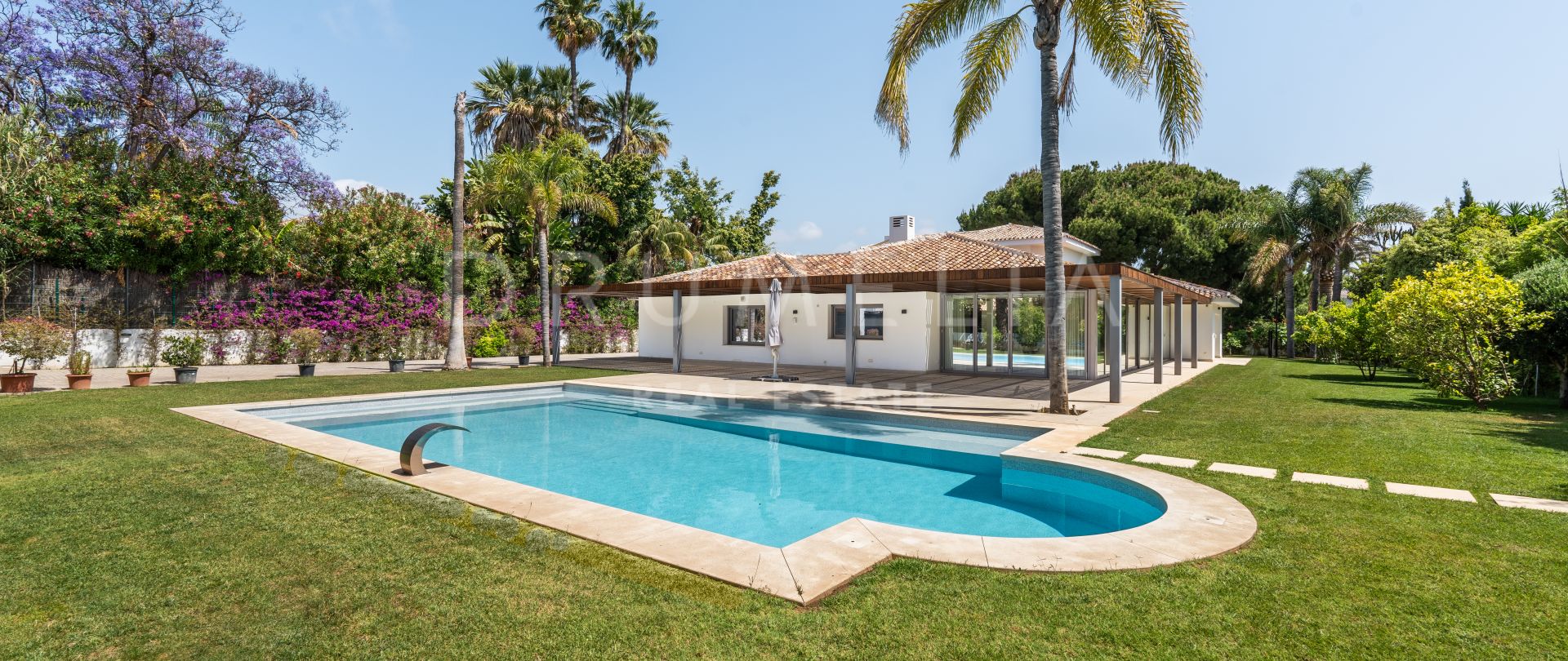 Villa en venta en Guadalmina Baja, San Pedro de Alcantara