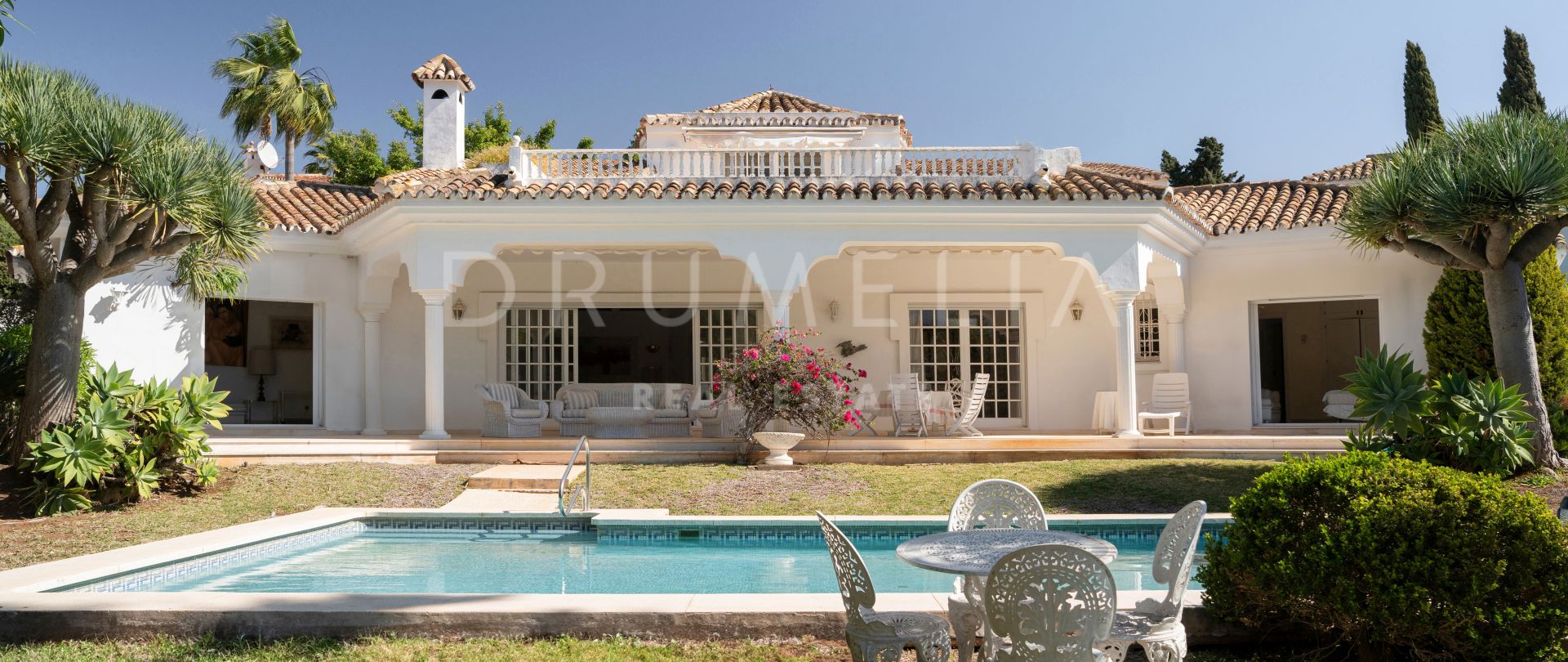 Charmante Villa im andalusischen Stil mit privatem Pool in El Paraiso - Die neue Goldene Meile in Estepona