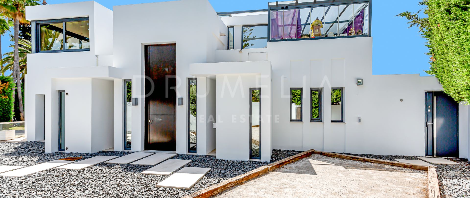 Modern Contemporary Villa with Open Sea Views in Exclusive La Carolina, Marbella