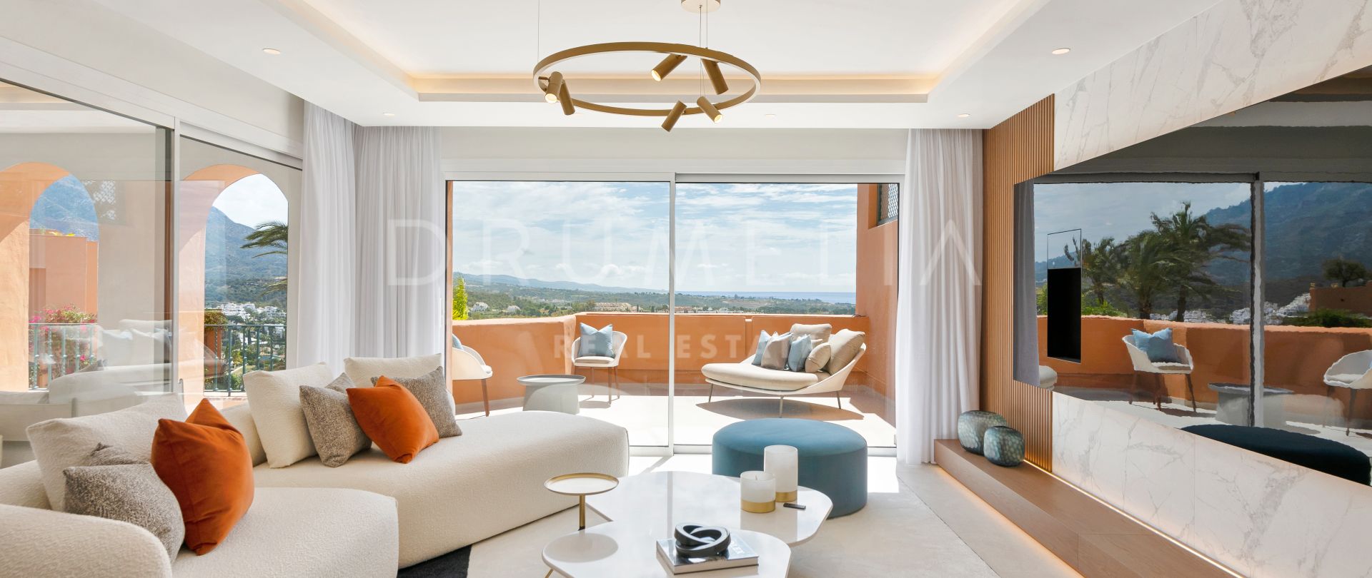 Luxueux penthouse en duplex à vendre avec vue panoramique sur la mer dans le quartier prestigieux de Les Belvederes, Nueva Andalucia