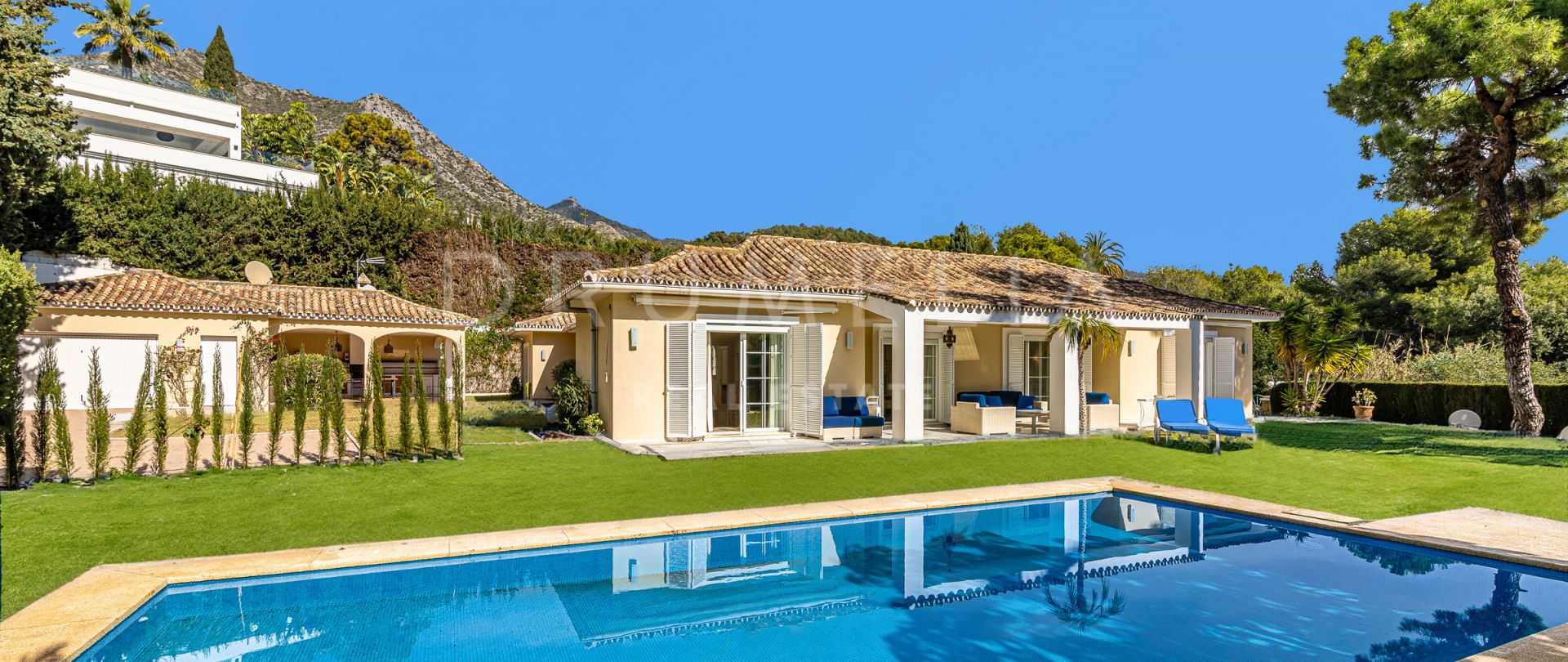 Vacker villa i prestigefyllda Cascada de Camojan Estate med fantastisk utsikt, Marbella