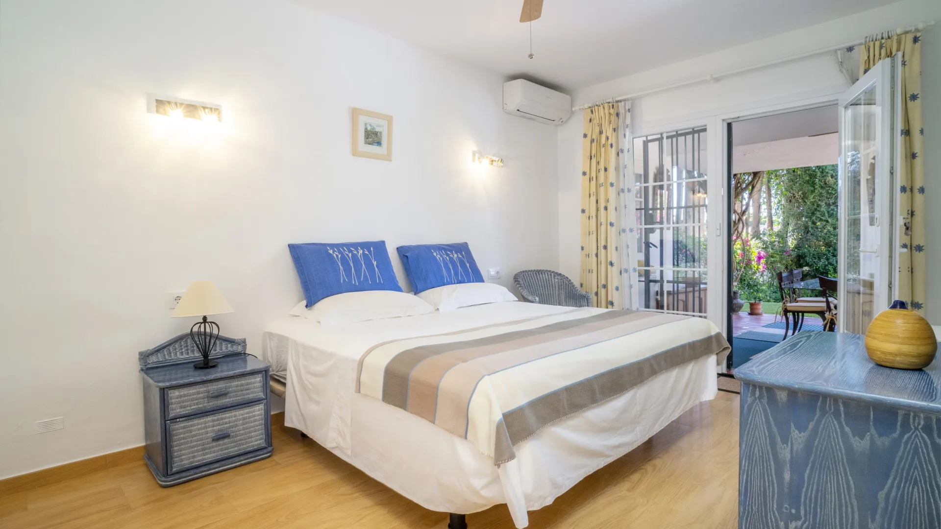 Villa en venta con 4 dormitorios en Guadalmina Alta