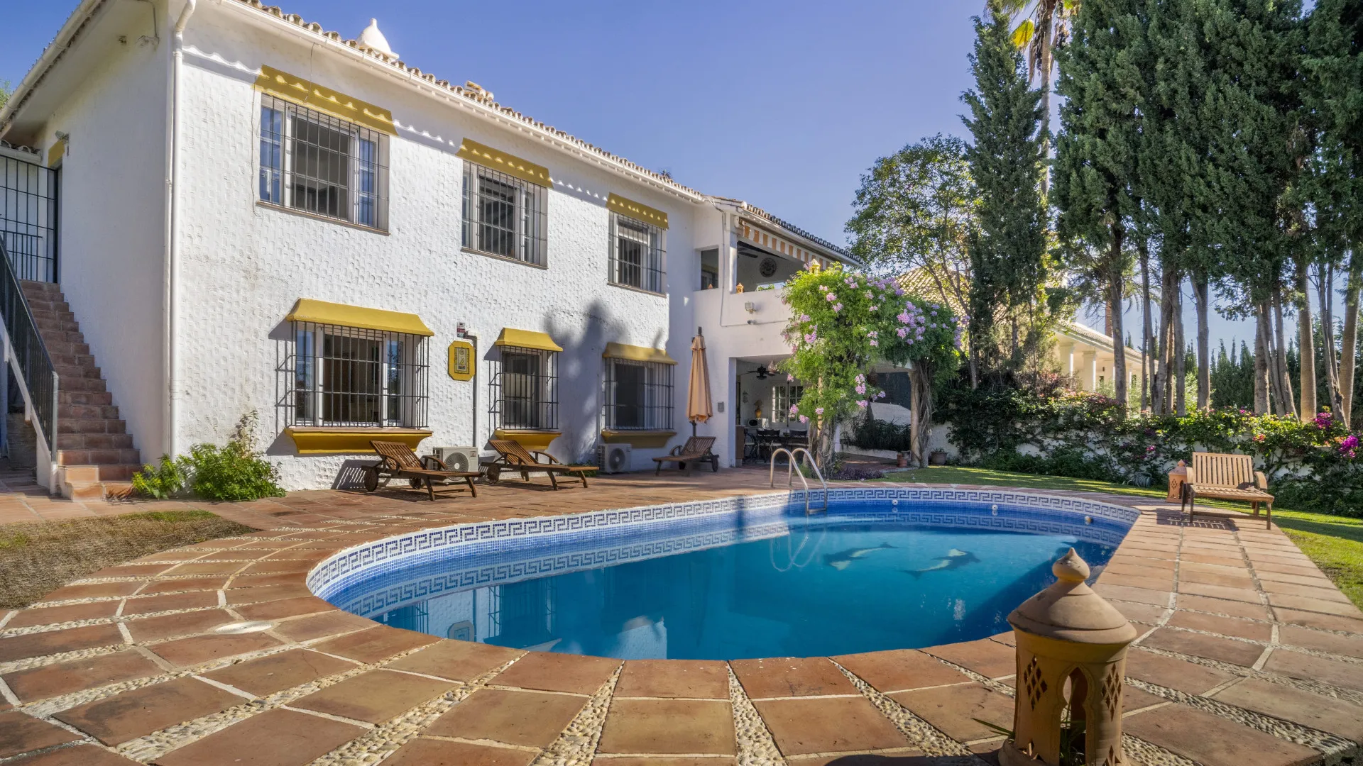 Villa en venta con 4 dormitorios en Guadalmina Alta