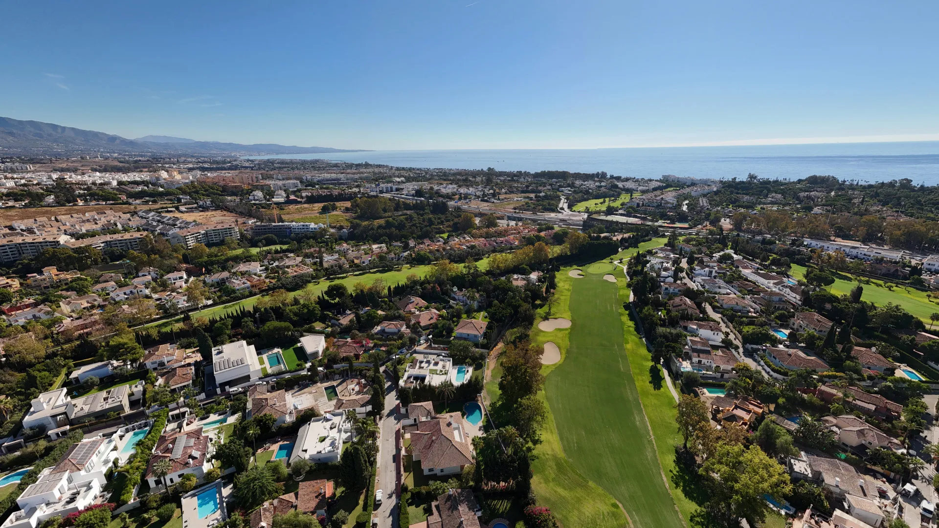 Villa en venta con 4 dormitorios en Guadalmina Alta