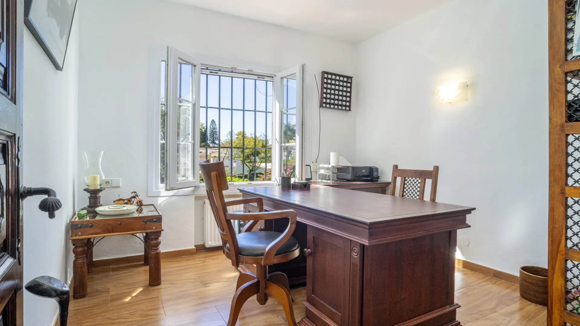 Villa en venta con 4 dormitorios en Guadalmina Alta